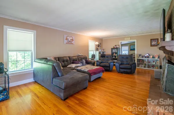 44446 Field RD, New London, NC 28127