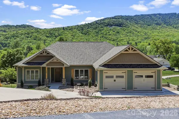 141 N Crab Meadow DR, Hendersonville, NC 28739