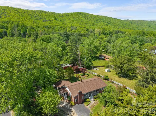 4 Forge DR, Mills River, NC 28759