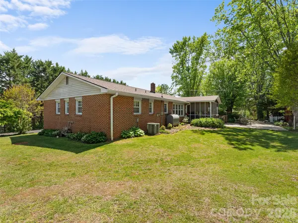 4 Forge DR, Mills River, NC 28759
