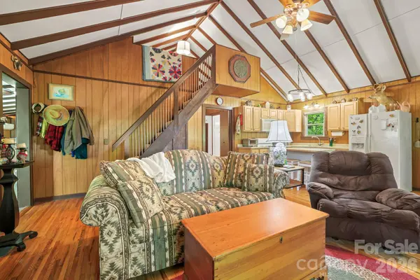 80 Corbin Hills DR, Franklin, NC 28734