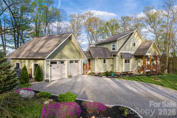 366 Signature Row BLVD, Waynesville, NC 28785