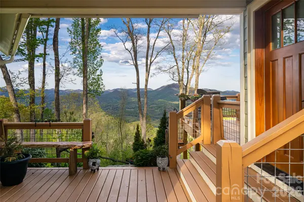 366 Signature Row BLVD, Waynesville, NC 28785