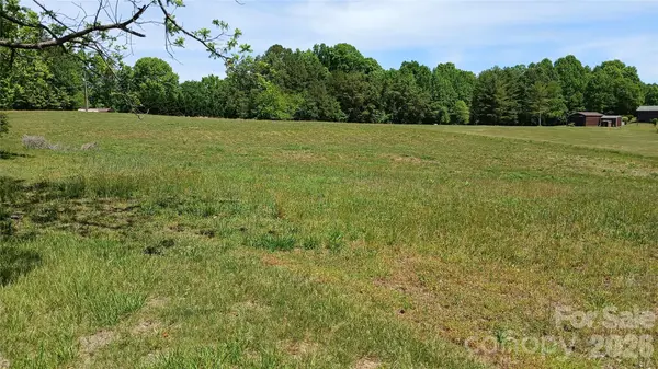 300 Woodlawn DR, Connelly Springs, NC 28612