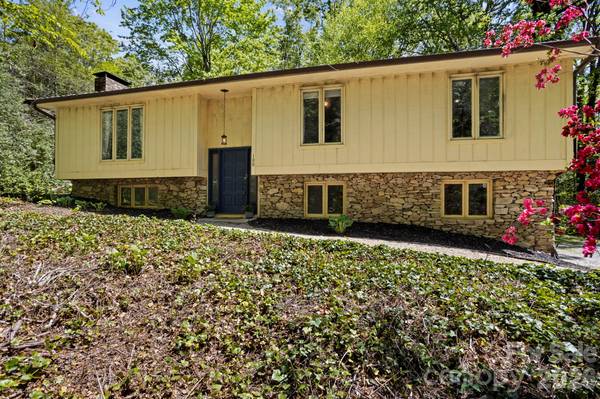 100 Greenbriar AVE,  Flat Rock,  NC 28731