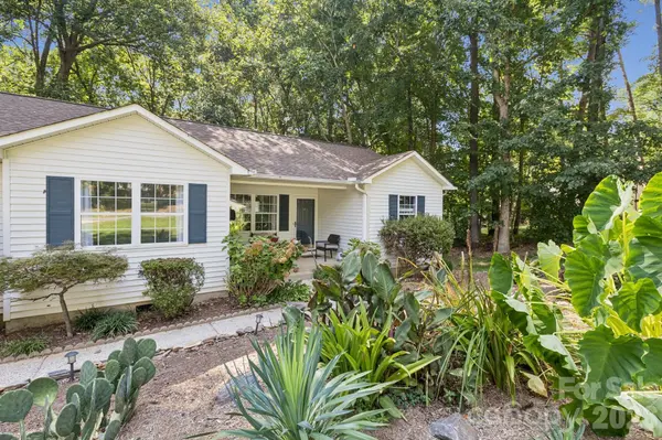 125 Mills Forest LN, Mooresville, NC 28117