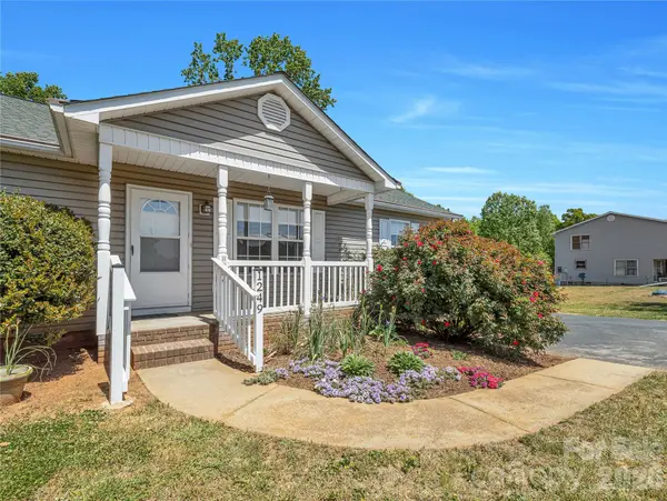 1249 Melvin Hill RD, Campobello, SC 29322