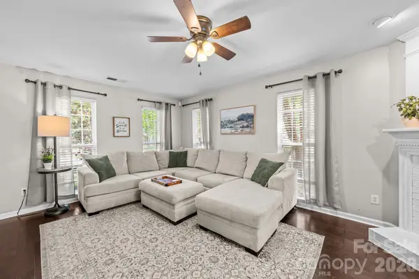 8015 Leisure LN, Huntersville, NC 28078
