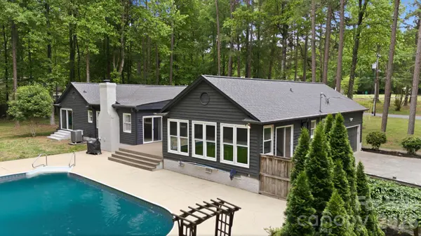 20200 Floral LN, Cornelius, NC 28031