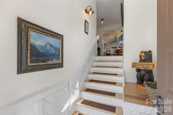 111 River Park Villas DR, Sapphire, NC 28774