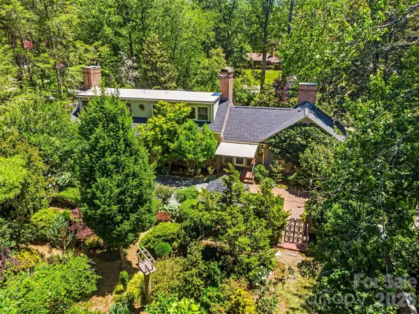 109 Stuyvesant RD, Asheville, NC 28803