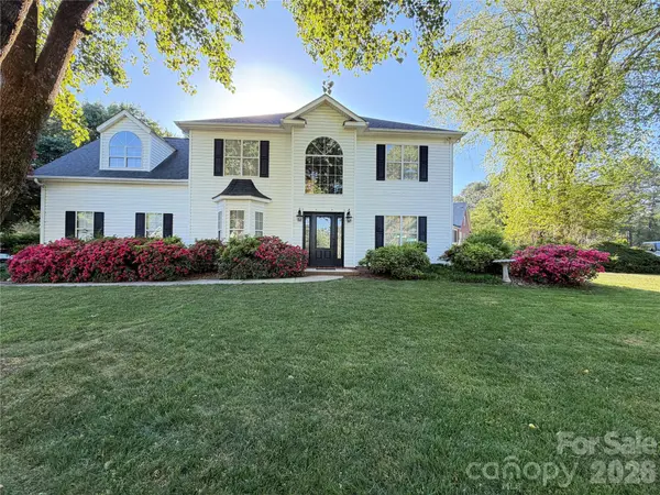 2300 Coach House LN, Kannapolis, NC 28081