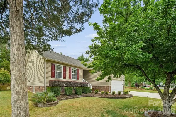 1120 Warpers LN, Fort Mill, SC 29715