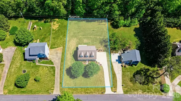 4455 Magnolia LN, Hudson, NC 28638