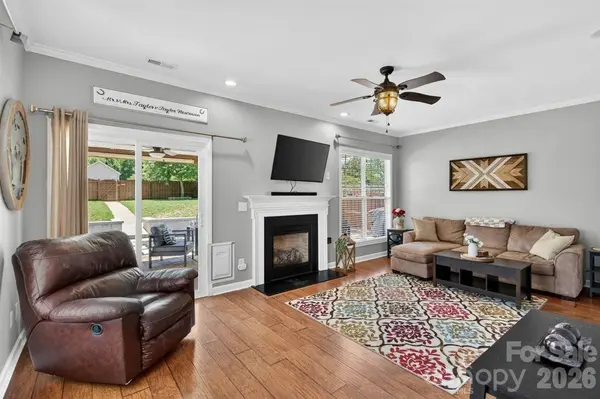 8007 Rolling Meadows LN, Huntersville, NC 28078