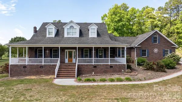 7008 Peyronel ST, Connelly Springs, NC 28612