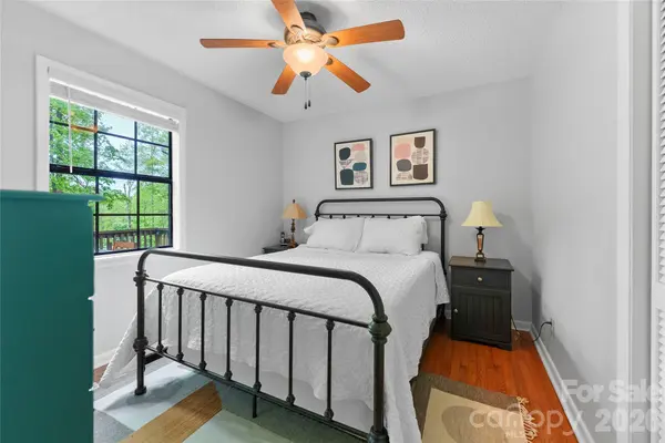 280 Timberside DR, Mars Hill, NC 28754
