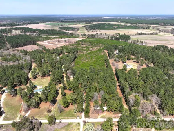 415 Hawkins RD, Hartsville, SC 29550