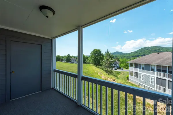 4805 Breakers LN, Asheville, NC 28806