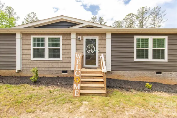 412 Mullinax CIR, Blacksburg, SC 29702