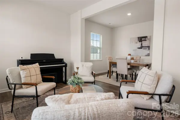 9529 Cotswood PL, Gastonia, NC 28056