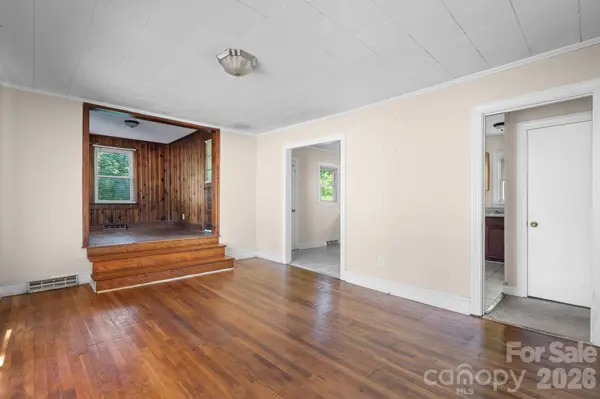 722 E F ST, Newton, NC 28658