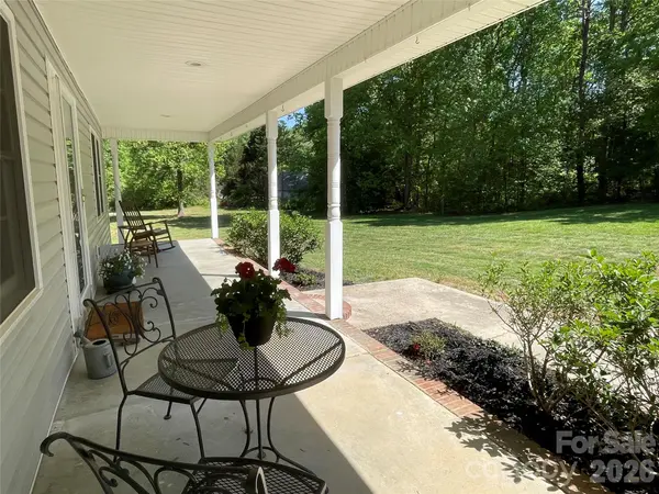 2031 Redskin TRL, Iron Station, NC 28080