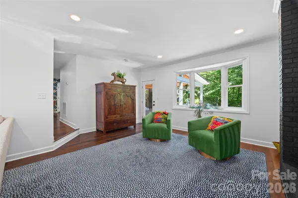 517 Raintree DR, Matthews, NC 28104