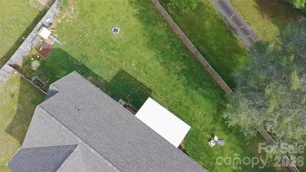 39 Arlington Oaks LN, Bryson City, NC 28713
