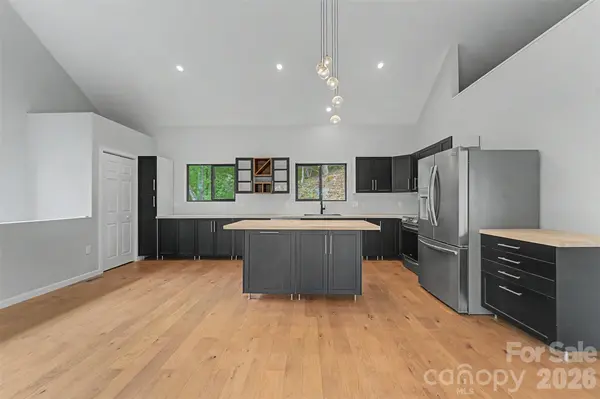 161 Panther Ridge DR, Sylva, NC 28779