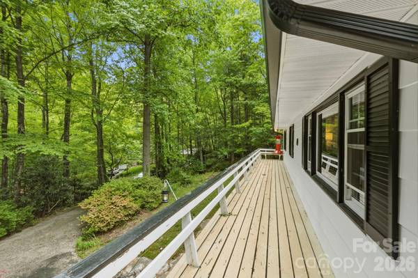 440 Beverly RD, Black Mountain, NC 28711