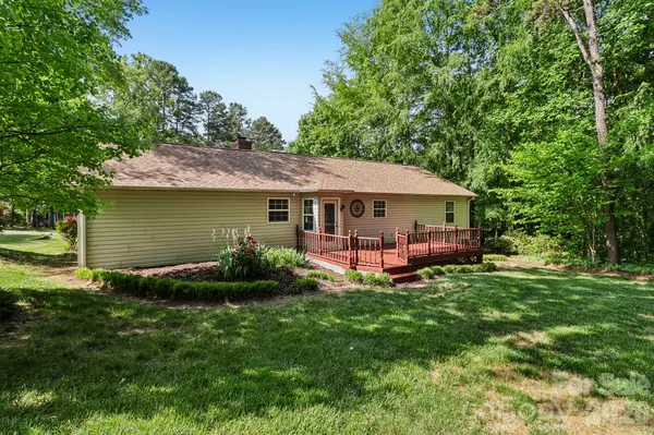 144 Mills Forest LN, Mooresville, NC 28117