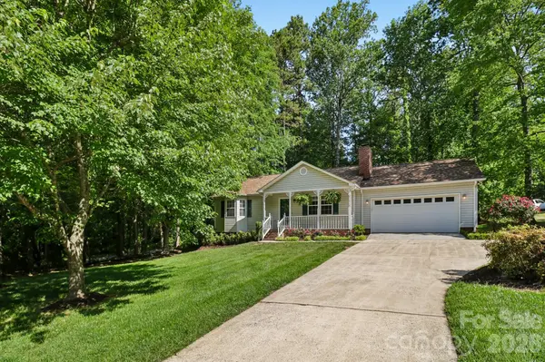 144 Mills Forest LN, Mooresville, NC 28117