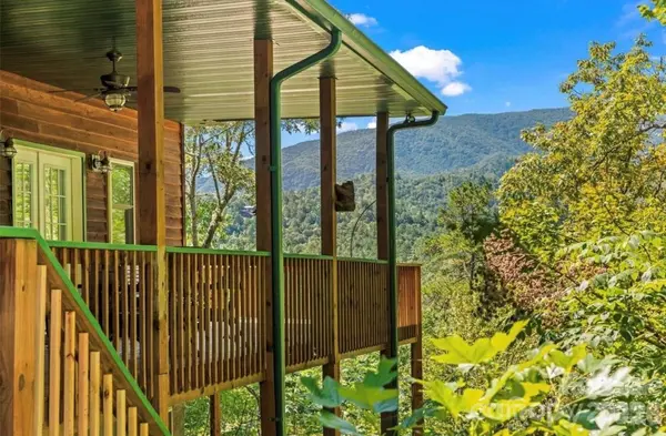 461 N Mallard CV, Almond, NC 28771