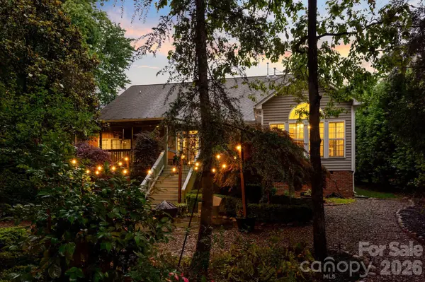 1020 Butterburr DR, Matthews, NC 28104