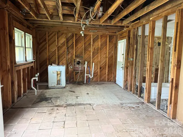 176 Laurel Branch Cemetery RD, Weaverville, NC 28753