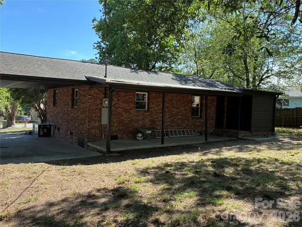 103 Sunset LN, Bessemer City, NC 28016