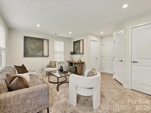 653 Uwharrie River RD, Charlotte, NC 28211