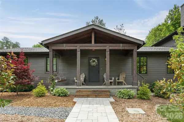 17 Grove ST, Brevard, NC 28712