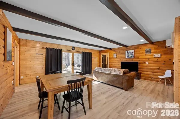 44 Chambers DR, Weaverville, NC 28787