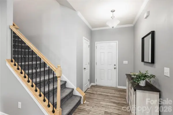 1530 Starmount Cove LN, Charlotte, NC 28210