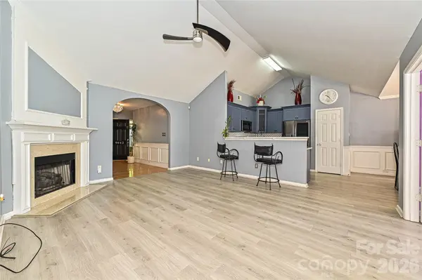 9942 Gray Dove CT, Charlotte, NC 28216