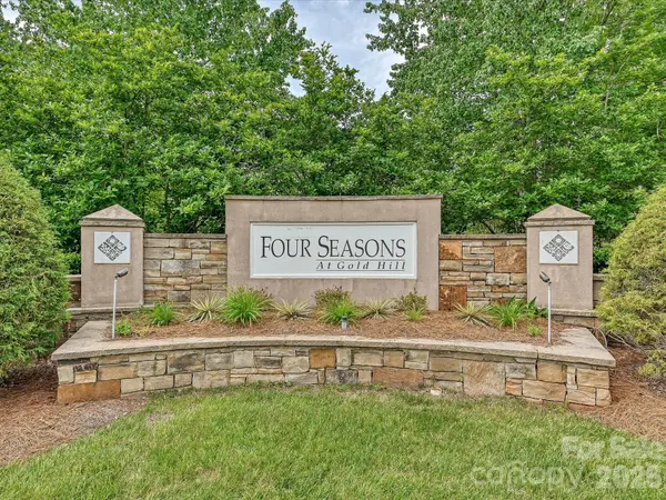 360 Garnet CT, Fort Mill, SC 29708