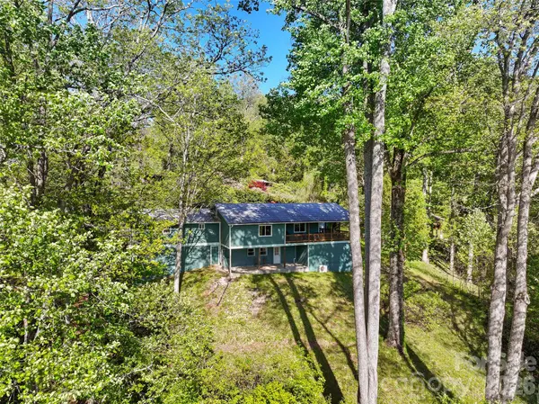 479 Old Dummy Line RD, Balsam, NC 28707