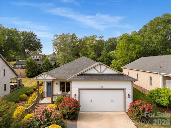 646 13th Avenue PL NW, Hickory, NC 28601