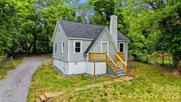 912 S Center ST, Hickory, NC 28602