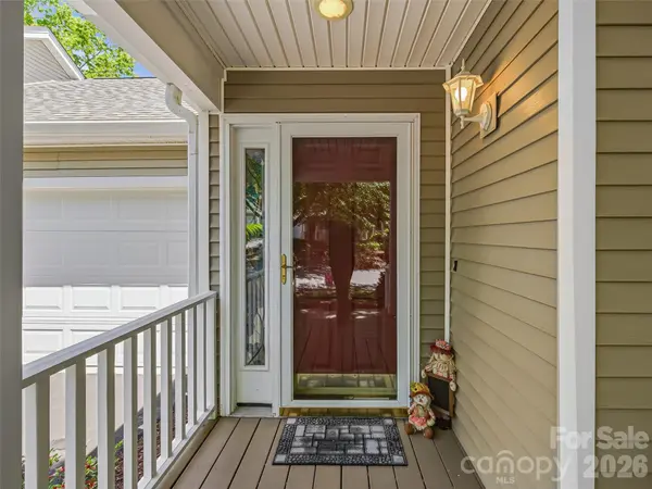 119 Carriage Walk LN, Hendersonville, NC 28791