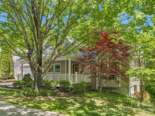 119 Carriage Walk LN, Hendersonville, NC 28791