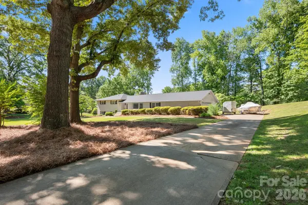 3713 Saint Regis DR, Gastonia, NC 28056