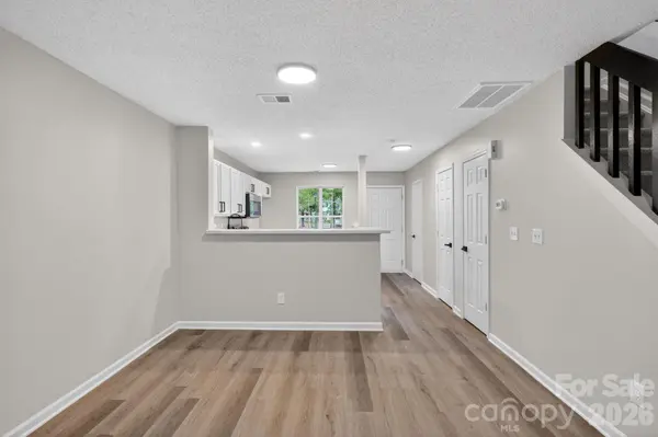 6762 Cypress Tree LN, Charlotte, NC 28215